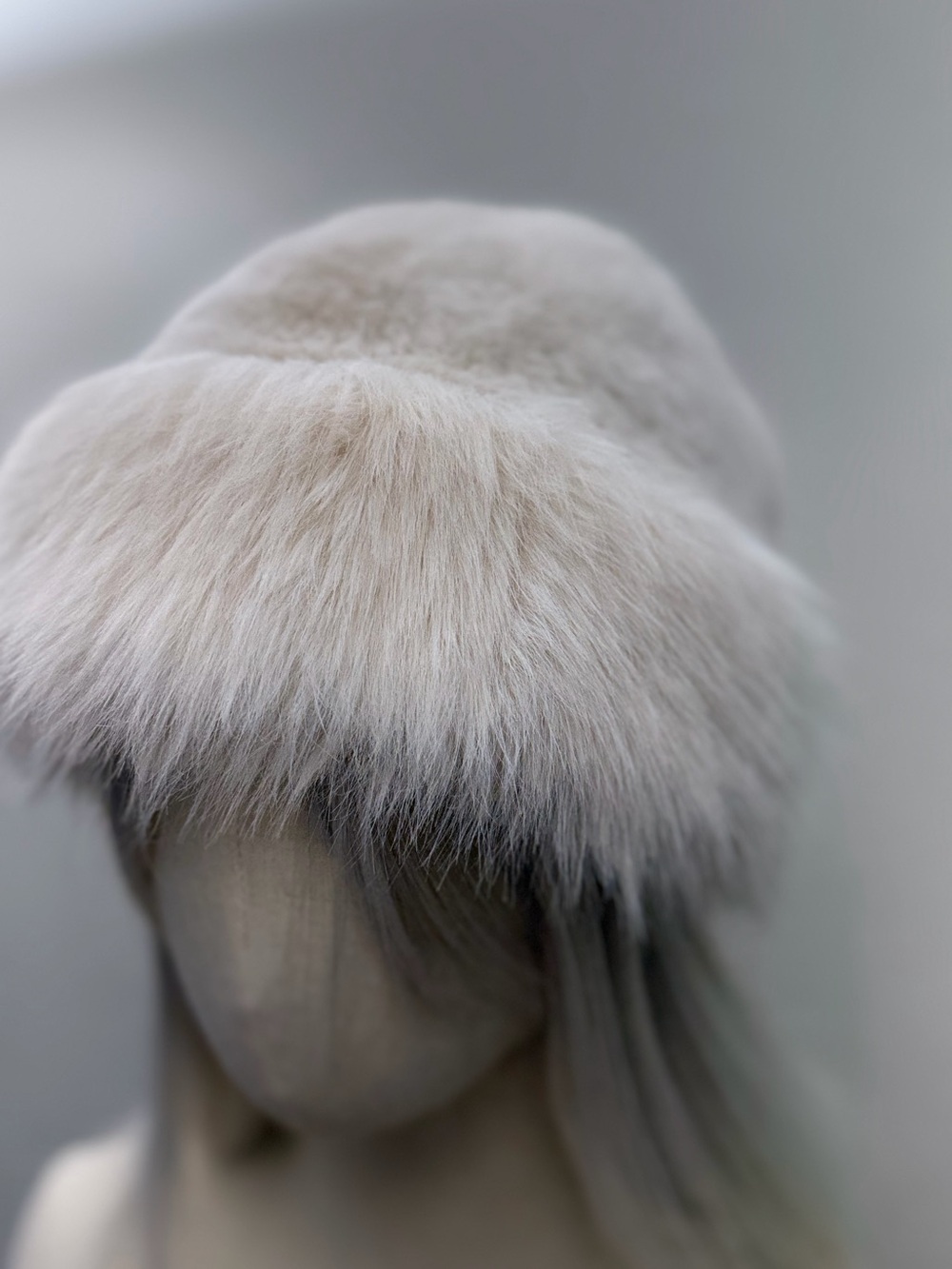 White Faux Fur Bucket Hat Soft Fluffy Plush Winter Y2K Fuzzy Statement Hat - Picture 3 of 5